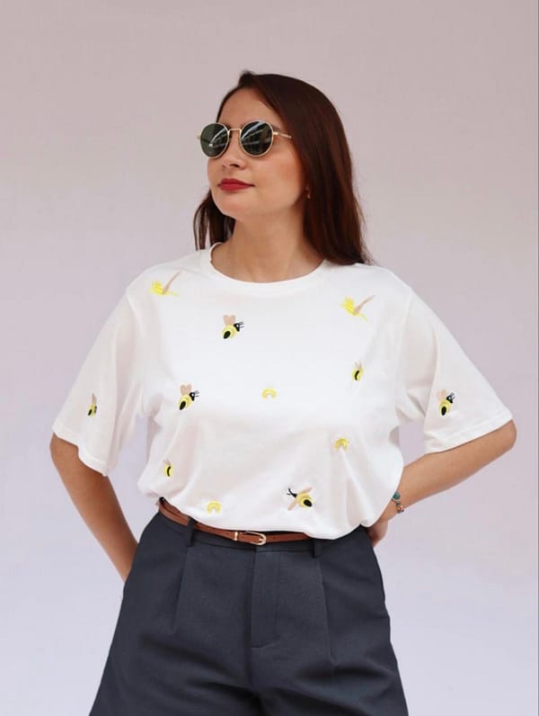 Camiseta de abejitas blanca