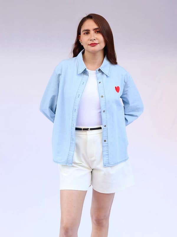 Camisa jean corazón bordado